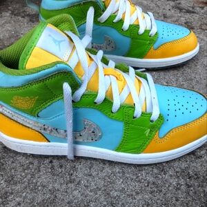 listing-status-banner